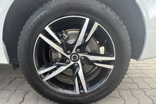 Volvo XC60 B4 B R-Design