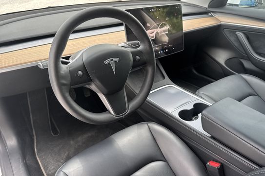 Tesla Model 3 RWD