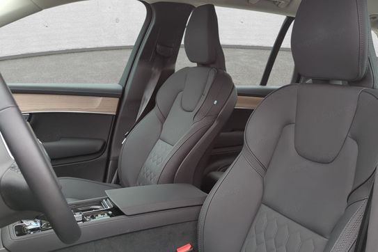 Volvo XC90 B5 B AWD Plus Dark 7os aut