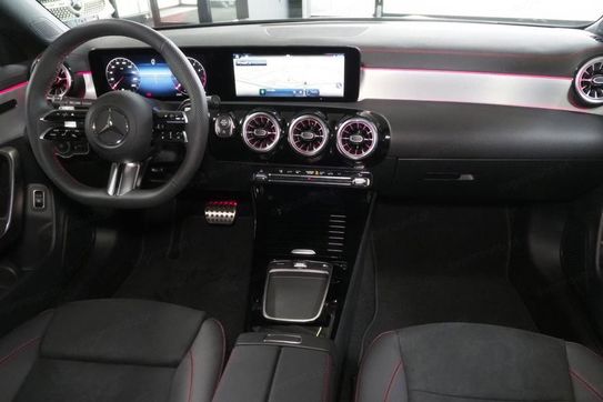 Mercedes CLA 250 4-Matic AMG Line Shooting Brake