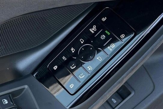 Audi A6 E-tron quattro Avant S line