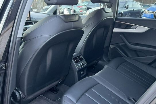 Audi A4 Avant 45 TFSI quattro S Line