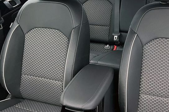 Kia Ceed 1.5 T-GDI Business Line DCT