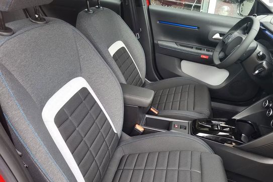 Citroen C3 Plus 1.2 mHEV