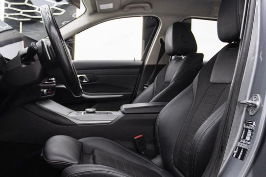BMW Seria 3 318i aut