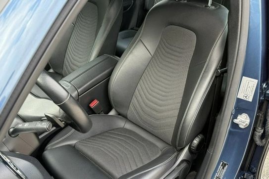 Mercedes GLB 200