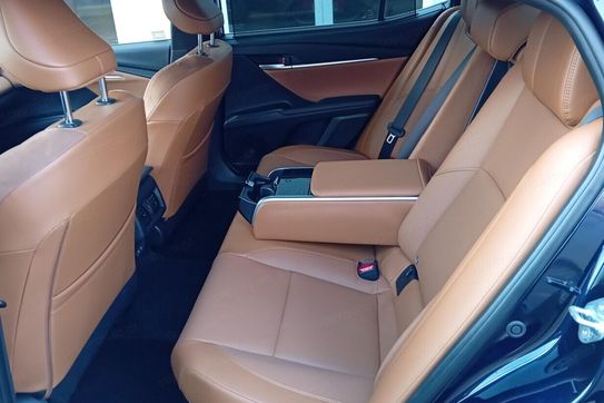 Toyota Camry 2.5 Hybrid Executive e-CVT