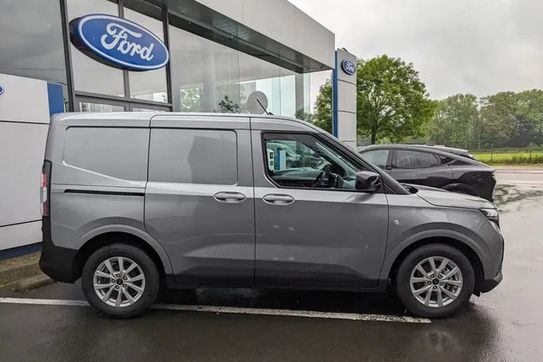 Ford Transit Courier Limited A7