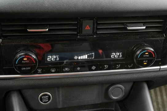 Nissan Qashqai 1.3 DIG-T N-Connecta 4x4 Xtronic