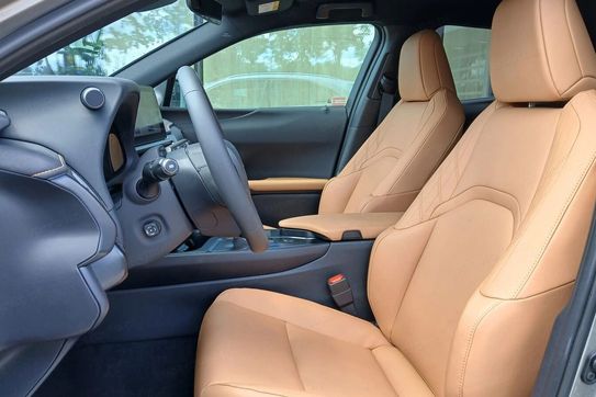 Lexus UX 300h F Sport Design