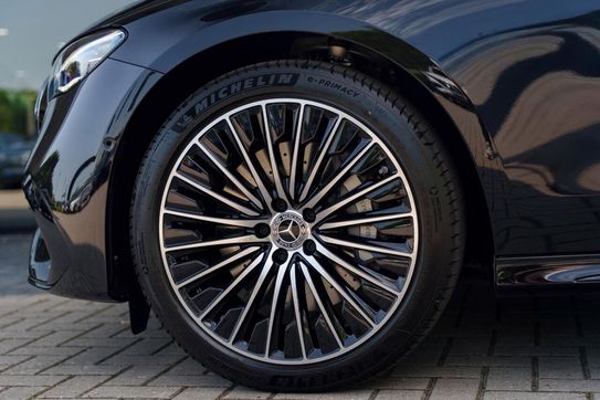 Mercedes Klasa E 220 d 4-Matic AMG