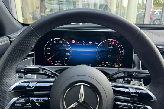 Mercedes Klasa E 300 e 4-Matic AMG