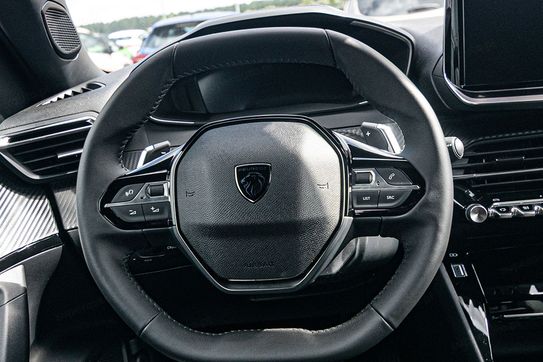 Peugeot 2008 Allure e-DCS 1.2 mHEV