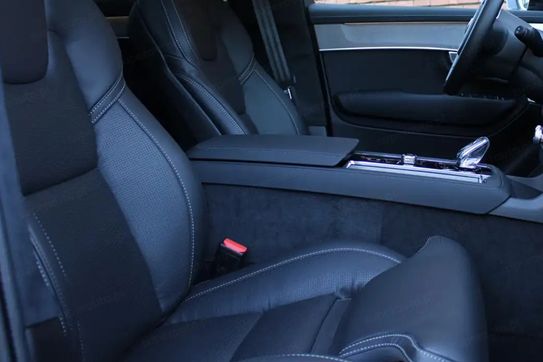 Volvo XC90 T8 AWD Plug-In Hybrid Ultra Dark 7os