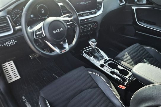 Kia Ceed 1.5 T-Gdi Gt Line Dct