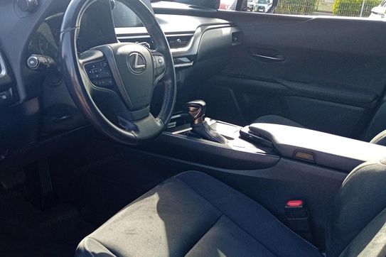 Lexus UX 250h