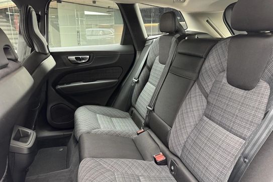 Volvo XC60 B4 D AWD Momentum Pro