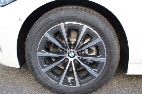 BMW Seria 3 320i xDrive