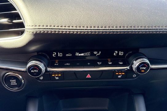 Mazda 3 2.0 Exclusive-Line