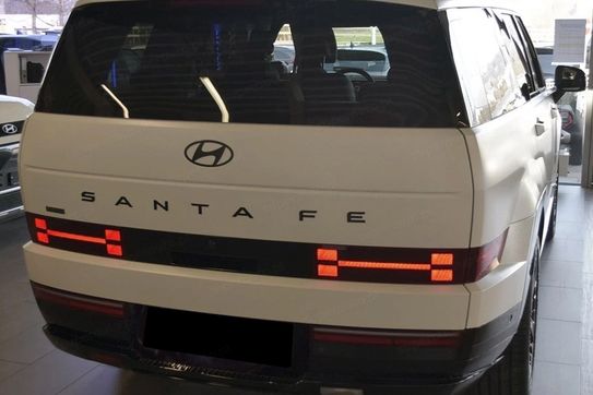 Hyundai Santa Fe 1.6 T-GDI HEV Calligraphy 4WD aut 6os.