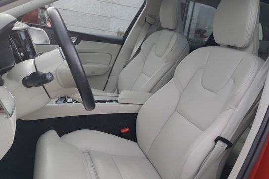 Volvo XC60 T6 Plug-In Hybrid AWD Ultra Bright