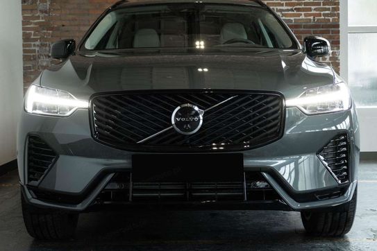 Volvo XC60 B5 AWD Ultra Dark