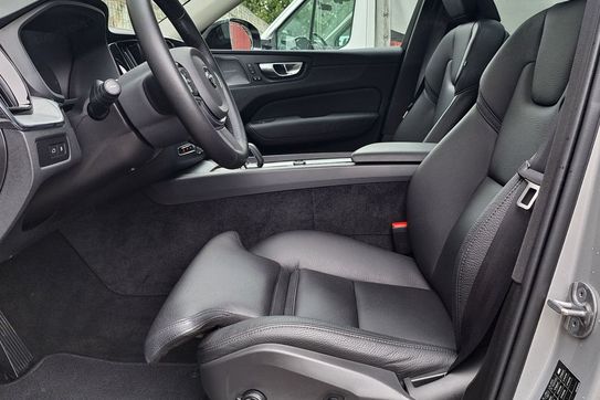 Volvo XC60 T6 Plug-In Hybrid AWD Plus Dark aut