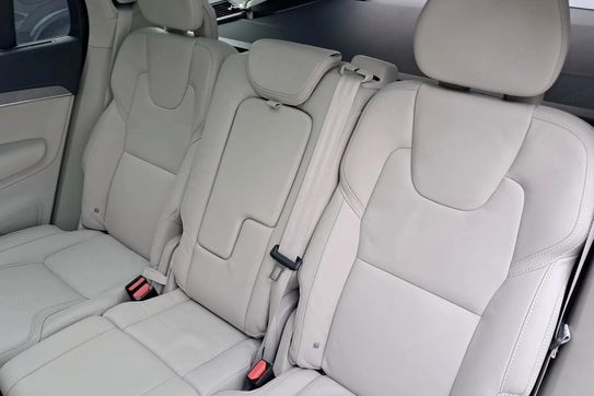 Volvo XC90 T8 AWD Plug-In Hybrid Ultra Dark 7os aut