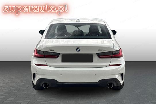 BMW Seria 3 330e xDrive M Sport