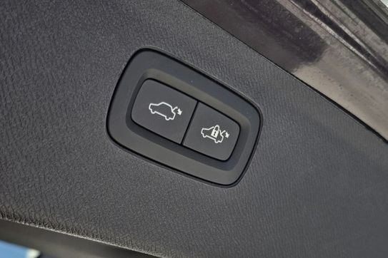 Volvo XC90 T8 AWD Plug-In Hybrid Ultra Dark 7os aut