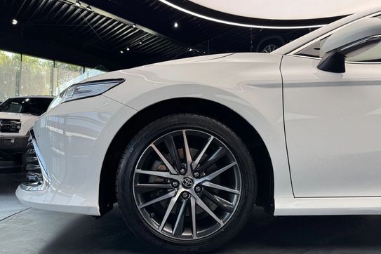 Toyota Camry 2.5 Hybrid Executive CVT