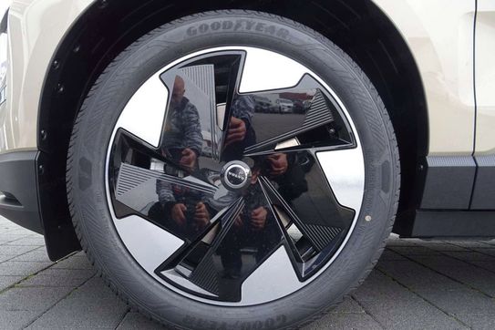 Volvo EX30 Single Motor Extended Range Ultra