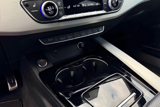 Audi A4 40 TFSI quattro S Line