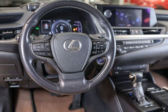 Lexus ES 300h Business Edition