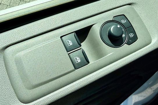 Volkswagen Transporter Zabudowa Brygadowa TDI L2H1 Plus