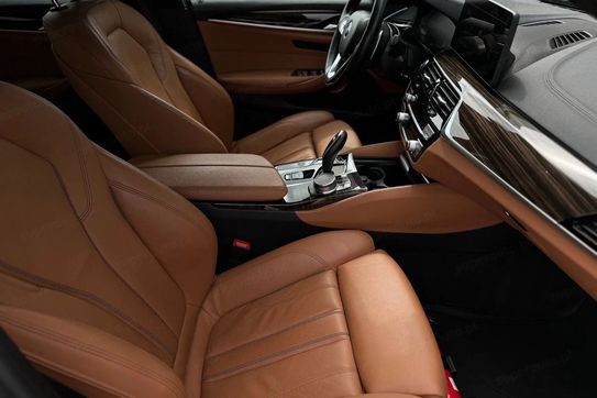 BMW Seria 5 530e Luxury Line