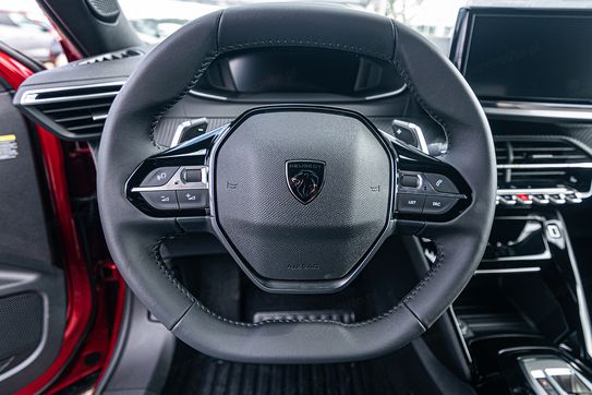 Peugeot 2008 Allure e-DCS 1.2 mHEV