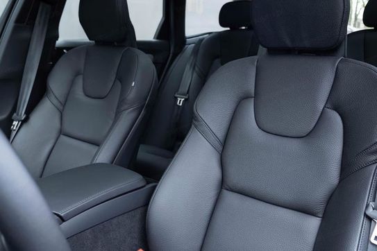 Volvo V90 T6 AWD Plug-In Hybrid Plus Dark