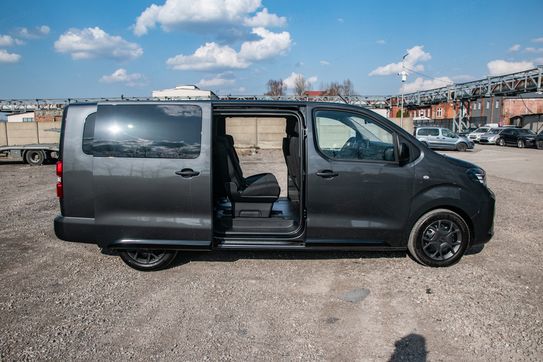 Opel Zafira Life Extra Long L2H1 Business AT8