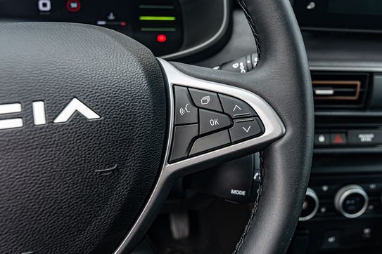 Dacia Jogger Extreme+ 7-miejsc 1.6 Full Hybrid