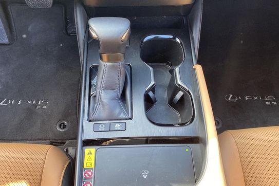 Lexus ES 300h Business Edition