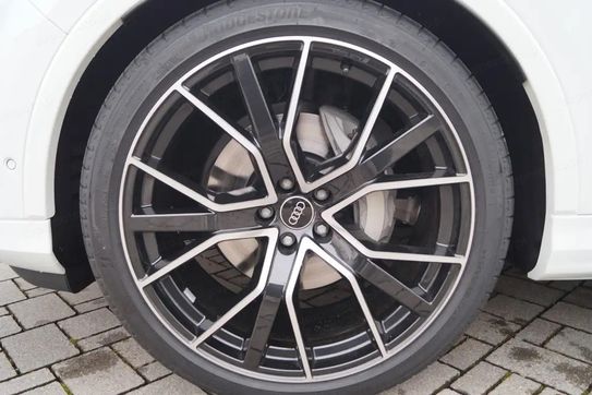 Audi Q7 50 TDI quattro S Line