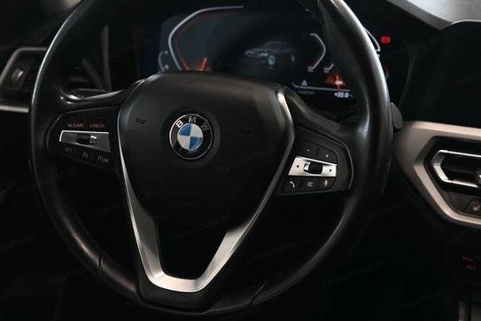 BMW Seria 3 318i Advantage