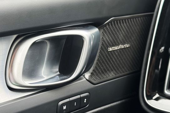 Volvo XC40 B3 Plus Dark