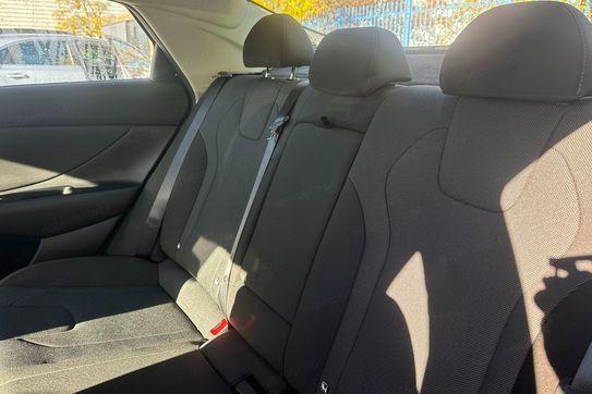 Hyundai Elantra Modern 1.6 CVT