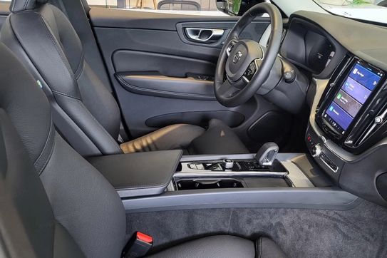Volvo XC60 B5 B AWD Plus Dark
