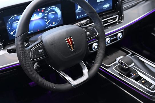 Hongqi HS5 2.0T AWD