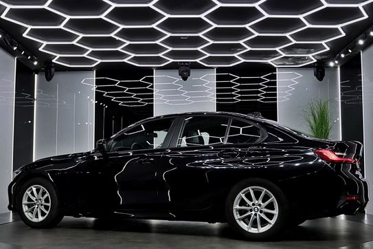 BMW Seria 3 318i Advantage aut