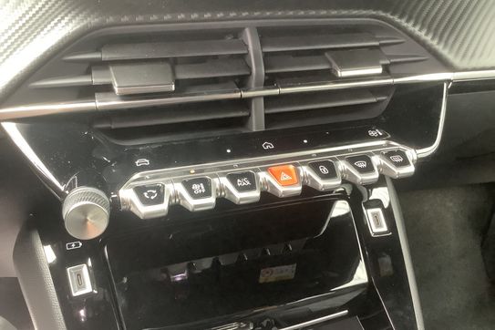 Peugeot 2008 ALLURE 1.2 mHEV e-DCS6
