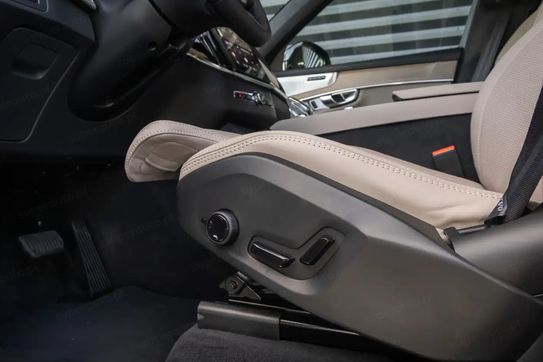 Volvo XC90 T8 AWD Plug-In Hybrid Ultra Dark